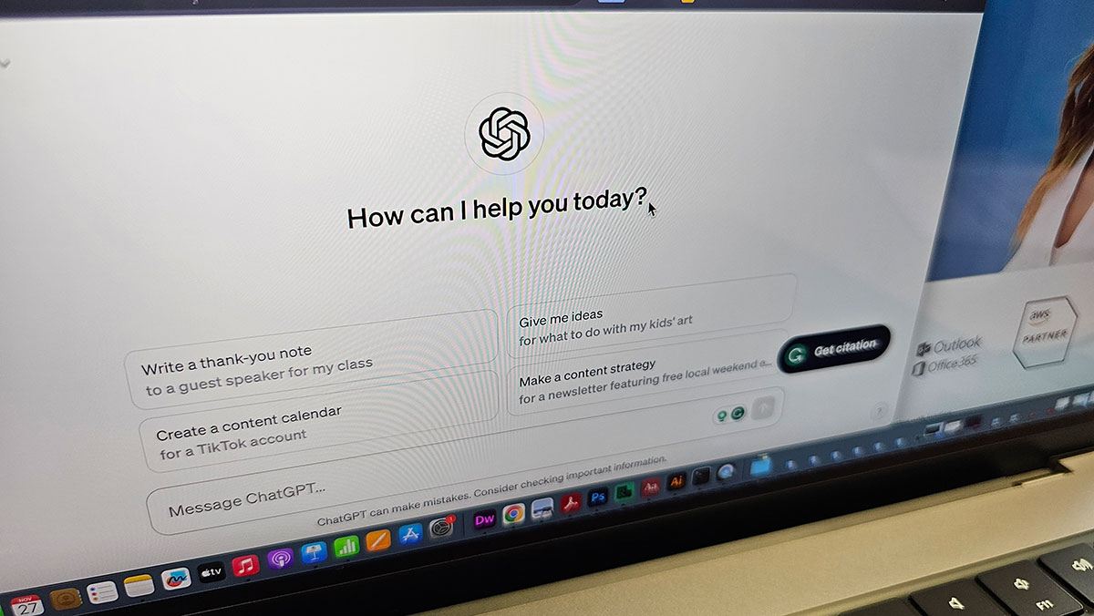 Text Chatbots and Creating Customer Satisfaction Text Chatbots and Creating Customer Satisfaction